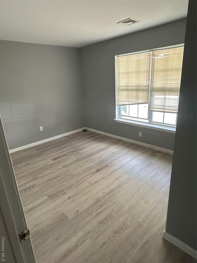 Building Photo - 83 Jordan Ln