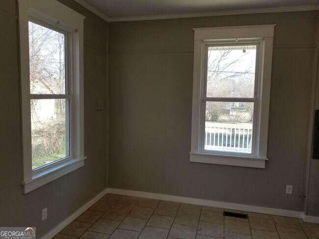 Foto del edificio - 215 Shannon Cir NE