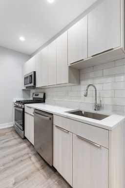 Building Photo - 6950 N Wolcott Ave