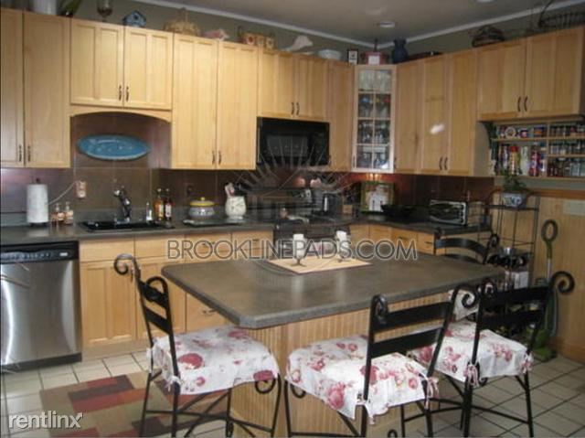 Primary Photo - 135 Fuller St