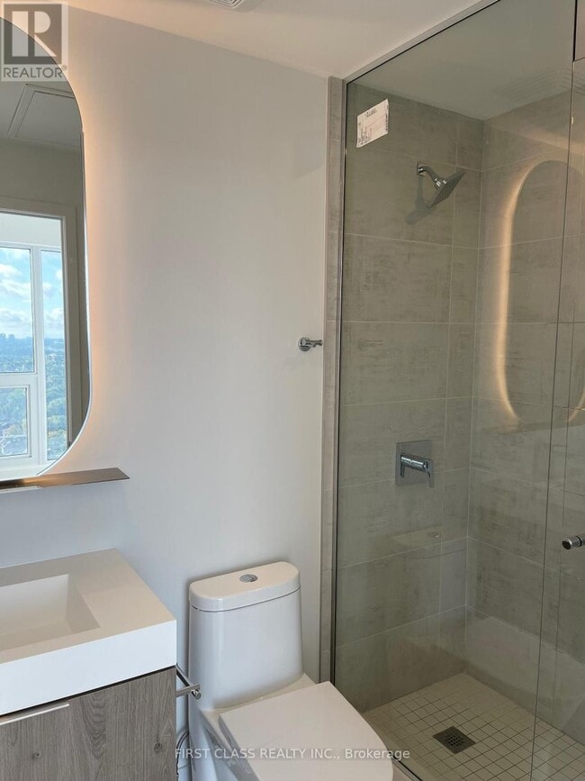 Photo du bâtiment - 15 Holmes Ave