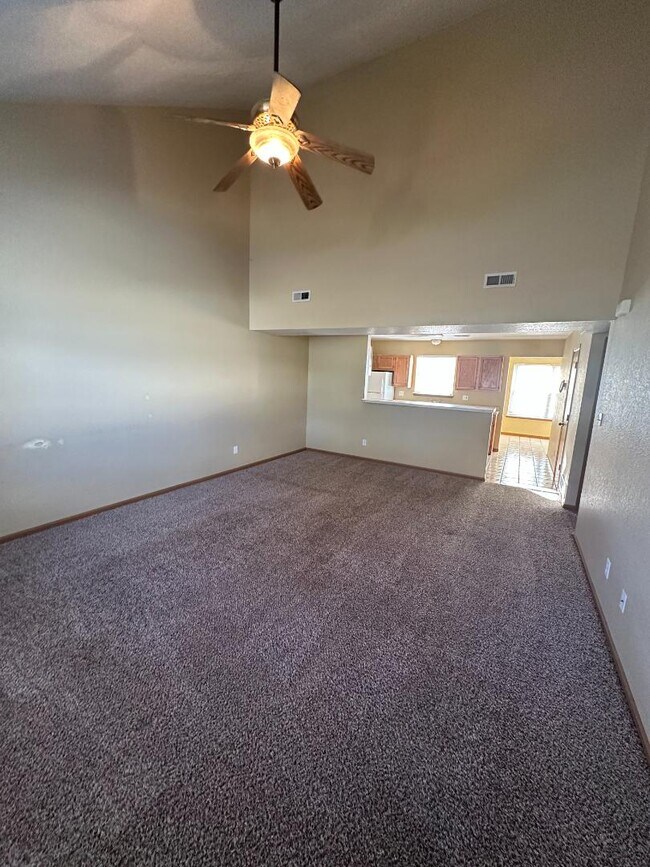 Foto del edificio - 103 S Woods Ct