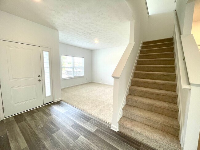 Building Photo - Gorgeous New Construction Middletown Home!