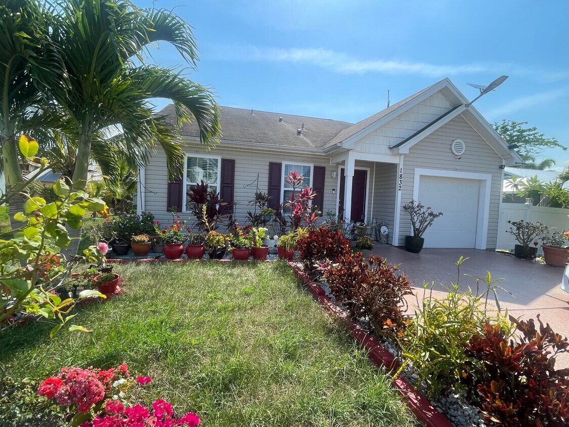 Foto principal - 1832 SW Cameo Blvd