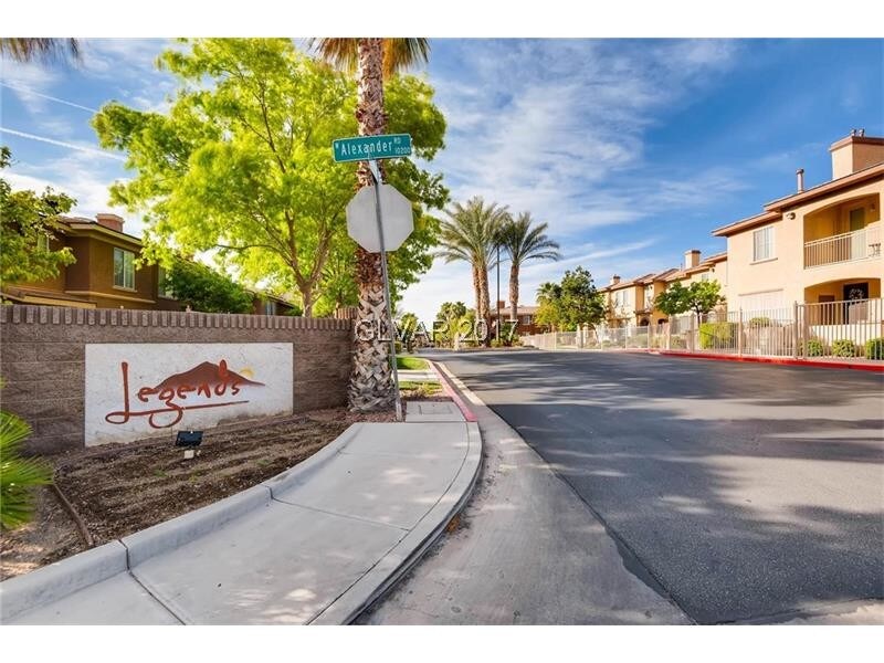 Foto principal - 10221 Delray Beach Ave