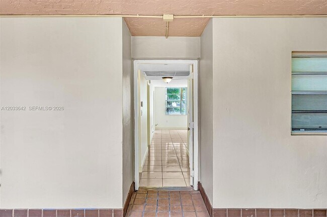 Foto del edificio - 9410 Tangerine Pl