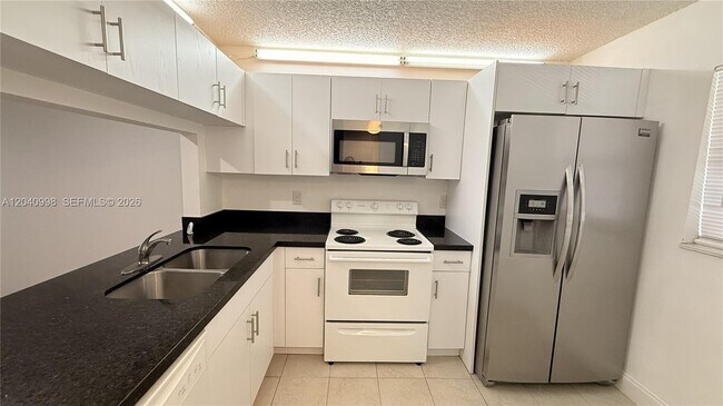 Foto del edificio - 9262 NW 1st St
