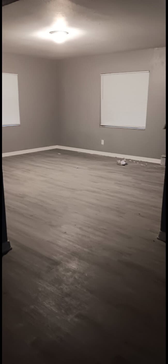 Living Room - 523 Oak Ave