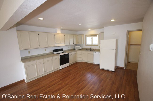 Building Photo - 2 br, 1.5 bath House - 9123 Cranberry St