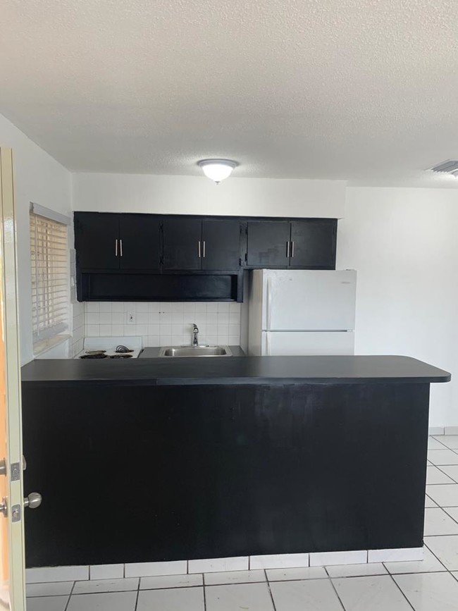 Foto del edificio - 7155 W 14th Ct
