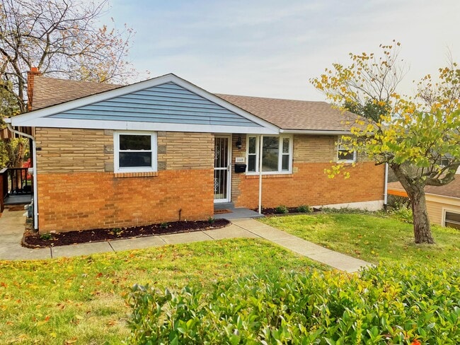 Building Photo - 1640 Mohrbach St