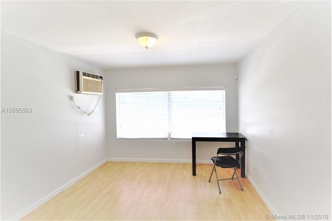 Building Photo - 475 S Shore Dr