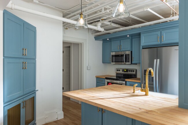 Foto del edificio - 2409 Pillsbury Ave
