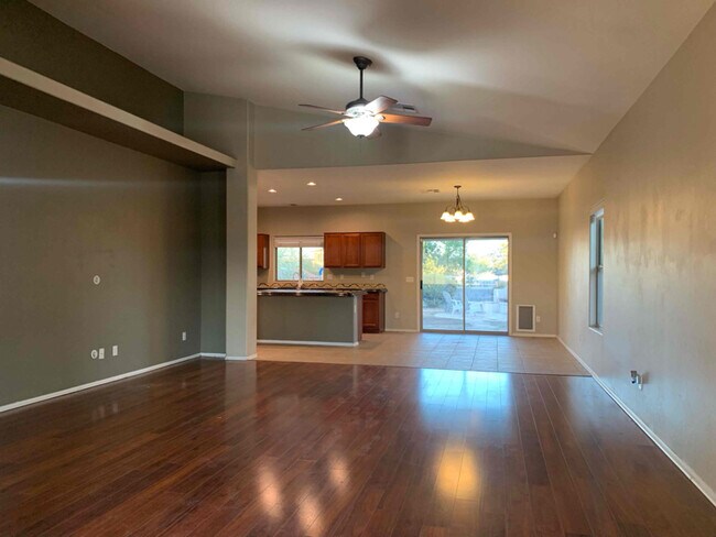 Building Photo - 2604 W Maldonado Rd