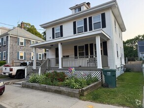 Building Photo - 36 Oak St