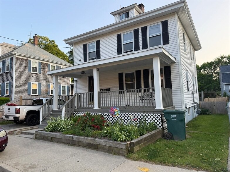 Primary Photo - 36 Oak St