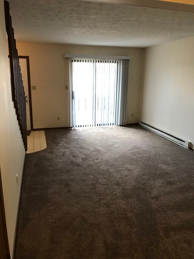 Building Photo - 1600 Athena Dr
