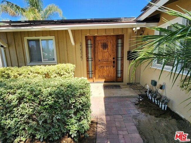 Foto del edificio - 22327 Gifford St