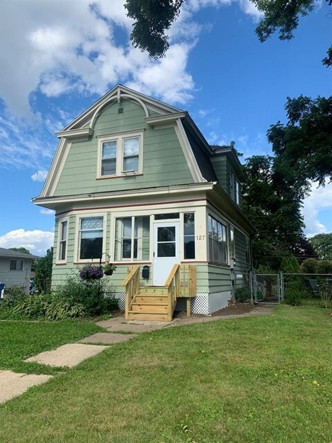 Primary Photo - 127 N Main St