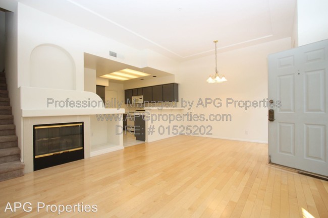 Building Photo - 2 br, 2.5 bath House - 16 Anacapa Ct.