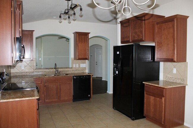 Building Photo - 3 BEDROOMS, COMMUNITY POOL, BELTON ISD