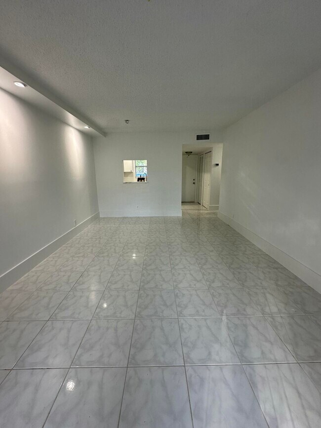 Foto del edificio - 2755 W Atlantic Ave