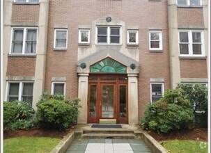 Building Photo - 26 Parkman St