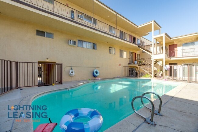 Foto del edificio - 14227 Gilmore St