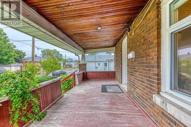 Photo du bâtiment - 5188 Maple St