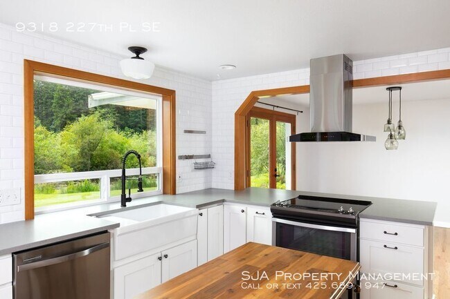 Foto del edificio - 3 Bedroom 4 Bath Home on 3 Acres!