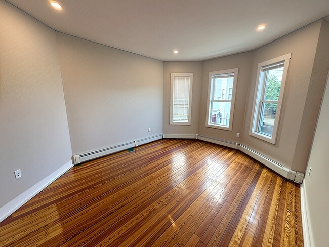 Foto del edificio - 50 Crescent Ave
