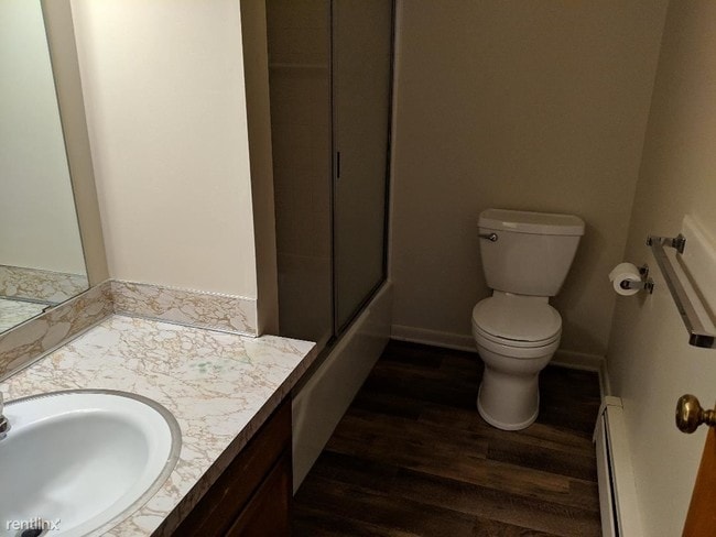 Building Photo - 2 br, 1 bath  - 3295 Ramond St Apt. #11