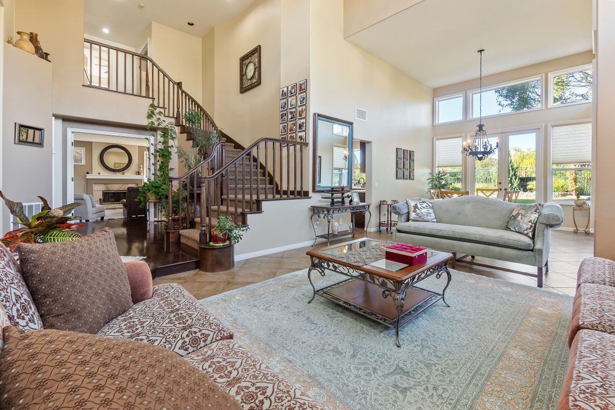 Building Photo - 713 Twillin Ct