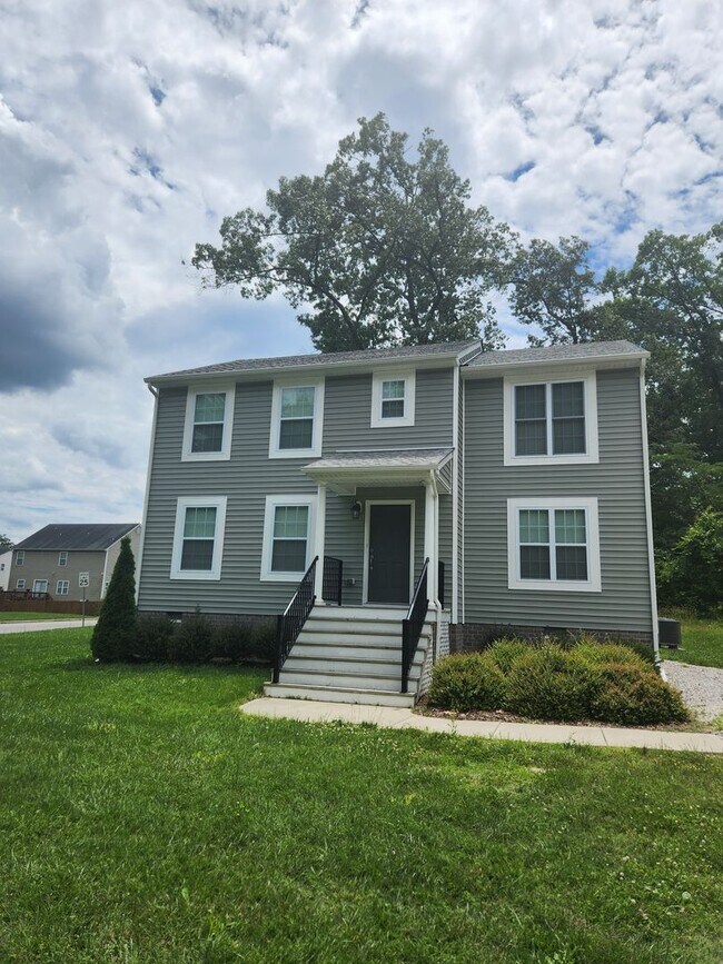 Foto del edificio - Chesterfield-4 Bed 2.5 Bath 2 House-Conven...