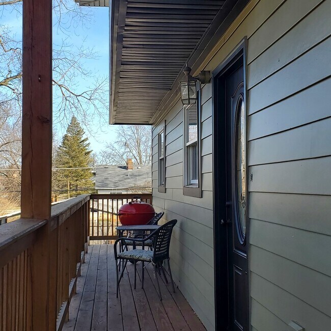 Building Photo - 4713 Dumoulin Ave