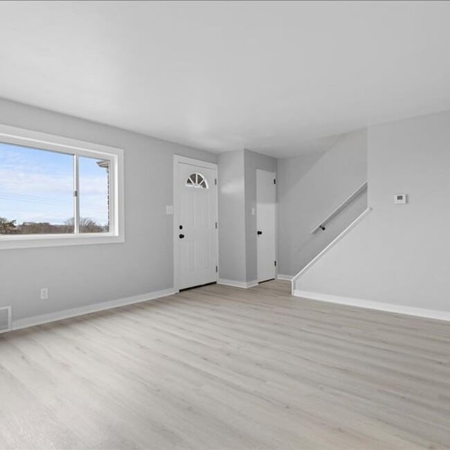 Building Photo - 227-229 Shadyhill Road