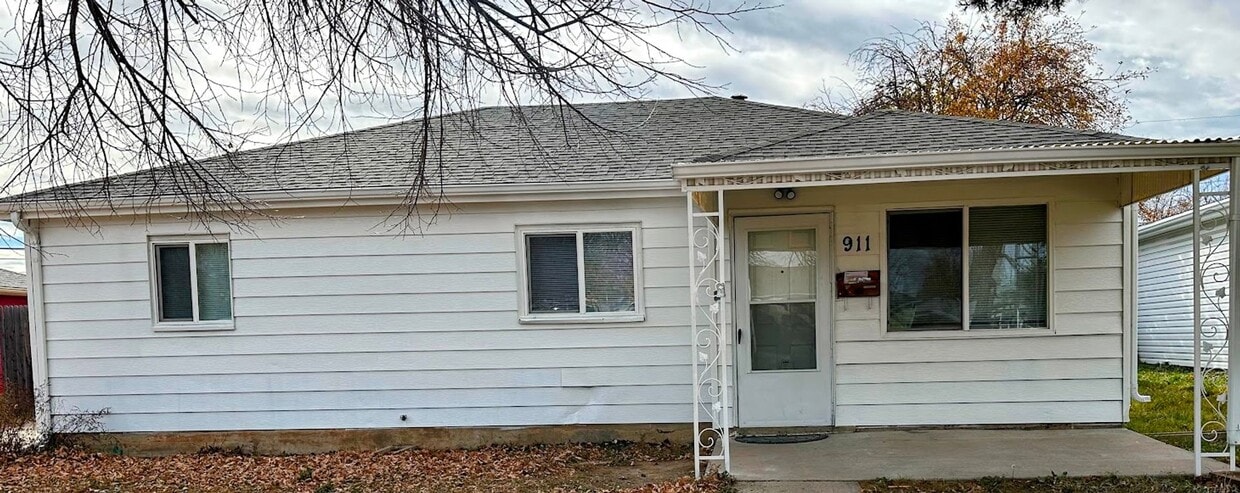 Primary Photo - Spacious 4-Bed Home with Garage Near I-225...