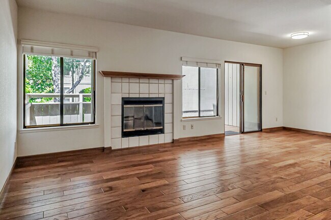 Foto del edificio - 111 Bean Creek Rd