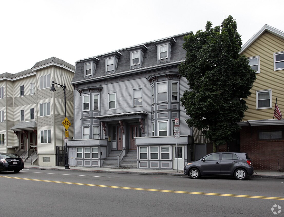 Primary Photo - 606-608 Dorchester Ave