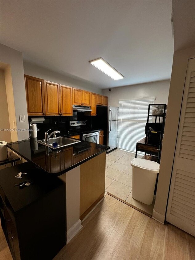 Primary Photo - 2575 SW 27th Ave