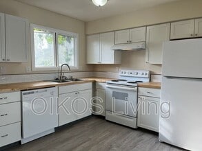 Building Photo - 516 E 10th Ave