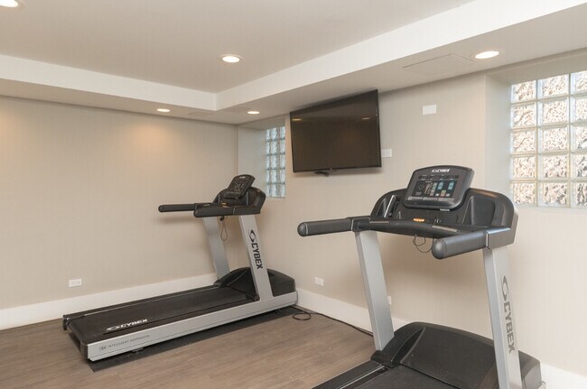 Foto del edificio - 6701 N. Glenwood