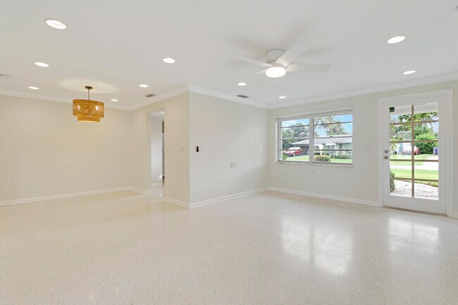 Building Photo - 1600 Venus Ave