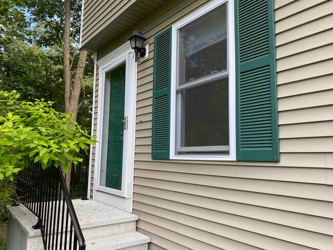 30 Charter St