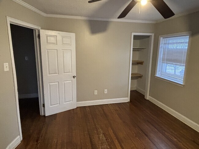 Foto del edificio - 1042 Bose Ave