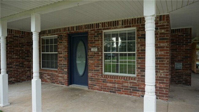 Foto del edificio - 107 N Elm Springs Rd