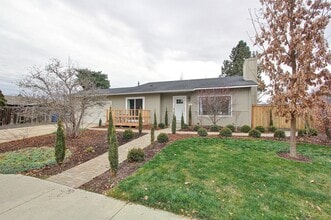 Building Photo - 11887 W Alfred St