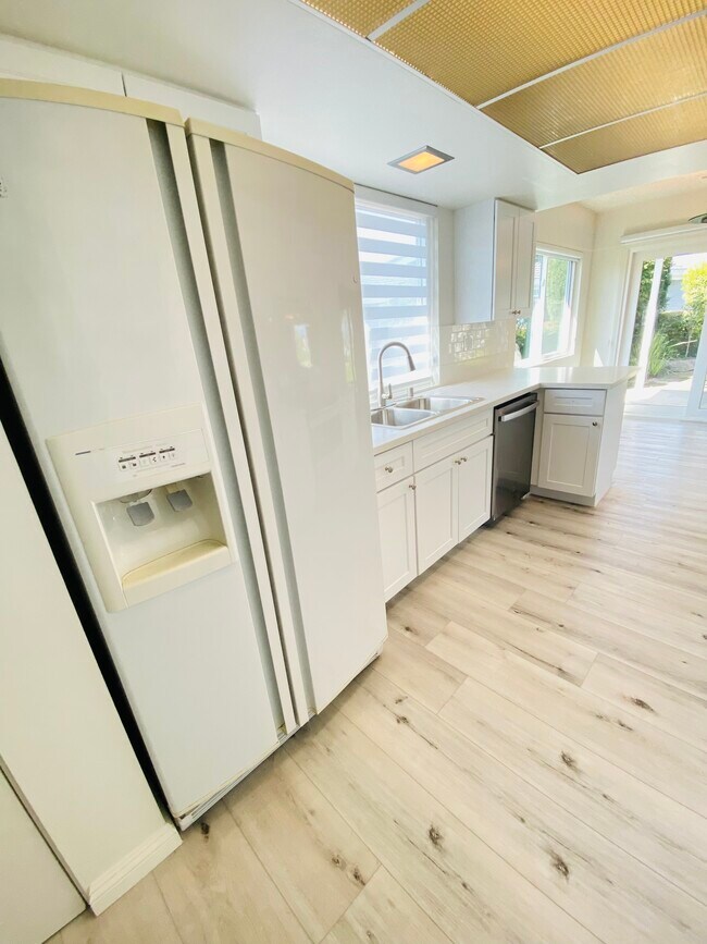 Kitchen - 849 Ridgecrest St