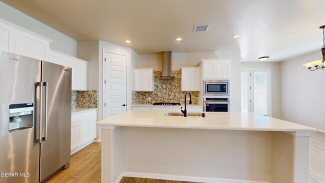 Foto del edificio - 13725 Olney Ave