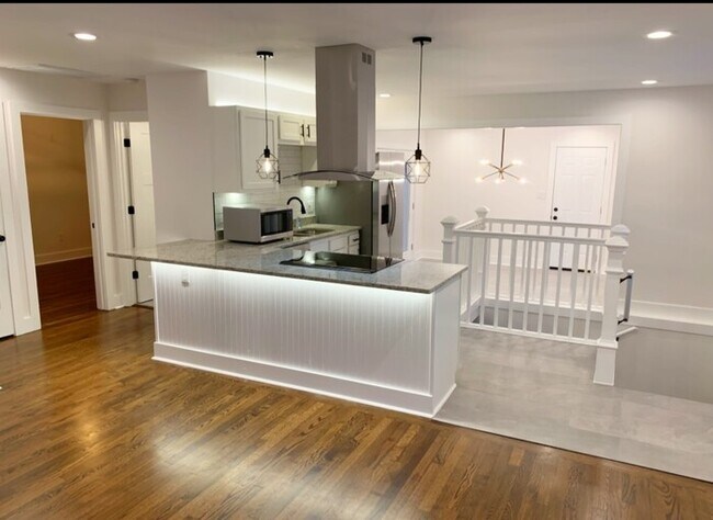 Foto del edificio - 1916 E 65th St